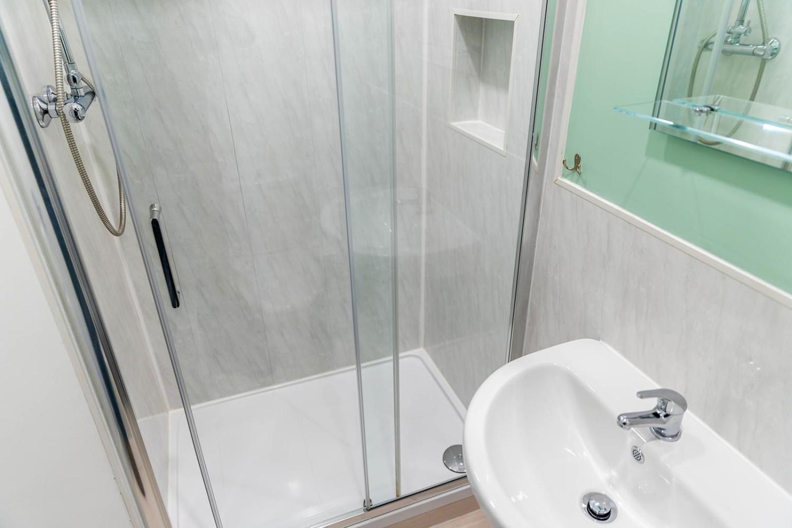 Windermere Studio Rooms - With Free Car Parking Onsite Exteriér fotografie