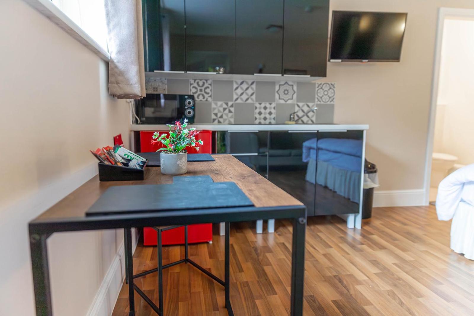 Windermere Studio Rooms - With Free Car Parking Onsite Exteriér fotografie