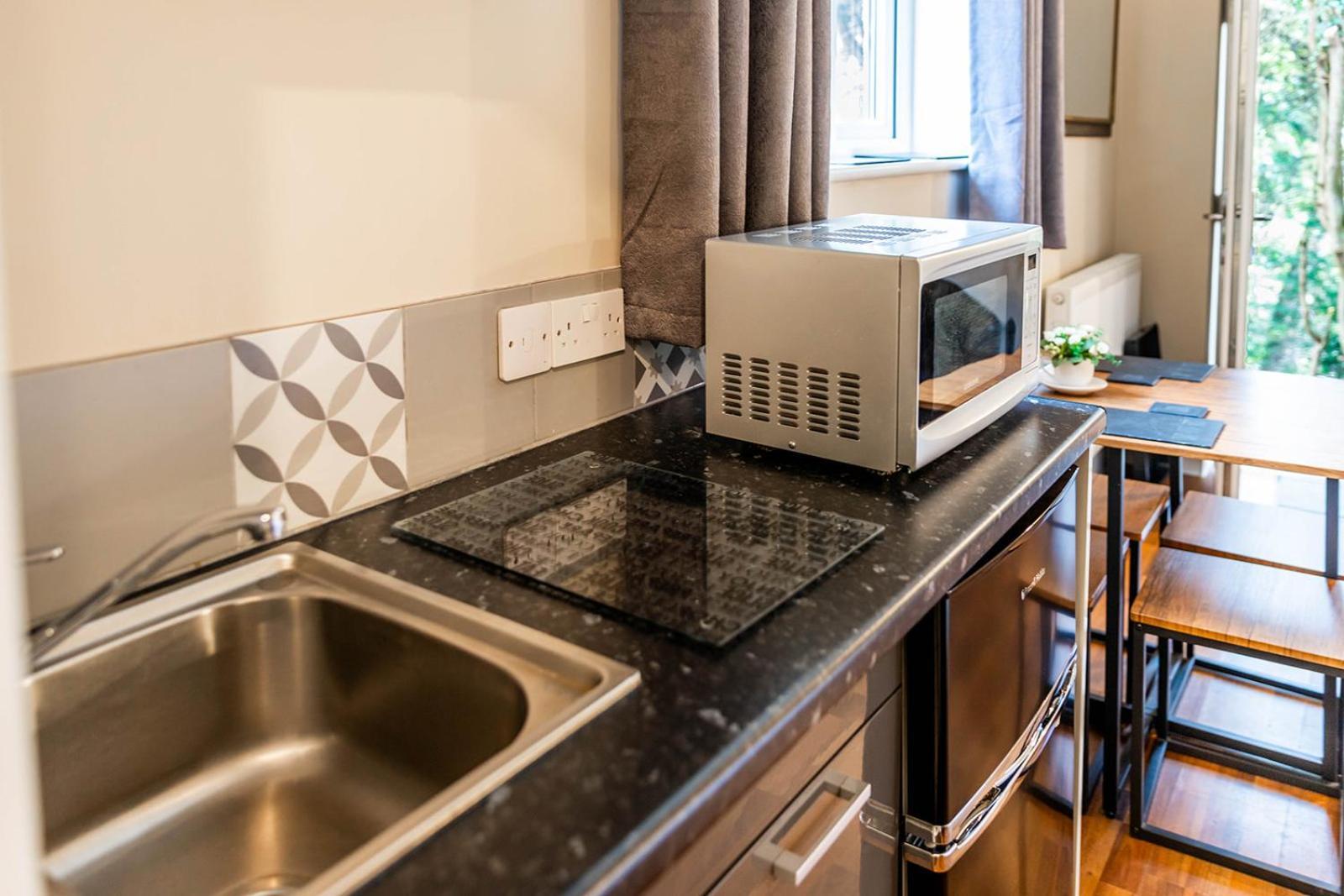 Windermere Studio Rooms - With Free Car Parking Onsite Exteriér fotografie